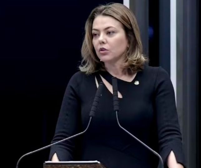 MP do fim da ‘taxa das blusinhas’ avança no Congresso e é aprovada por comissão
