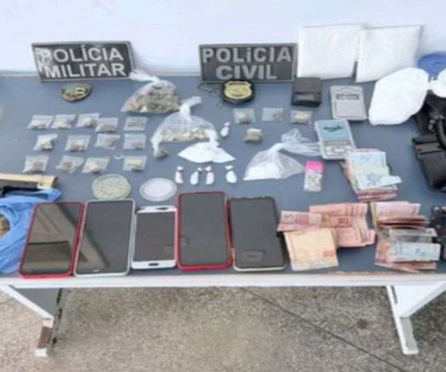Casal é preso com drogas, dinheiro e balanças de precisão em Nhamundá, interior do Amazonas. VEJA VÍDEO E REPORTAGEM DO 'PORTAL DO ZACARIAS' O VIVO