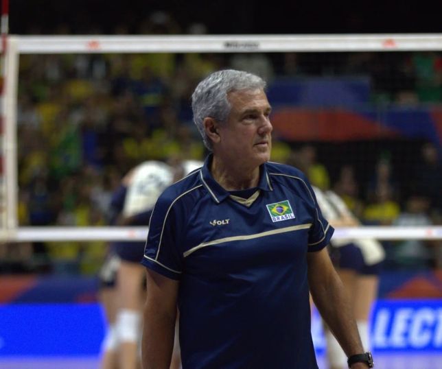 Zé Roberto define seleção brasileira para o Sul-Americano de vôlei