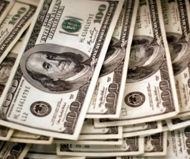 Dólar recua para R$ 5,08 e Bolsa avança com eleições e petróleo no foco dos investidores