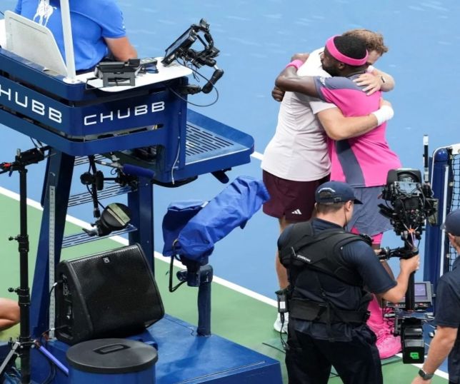 Michelsen desperdiça vantagem de dois sets, perde para Tiafoe e chora após eliminação
