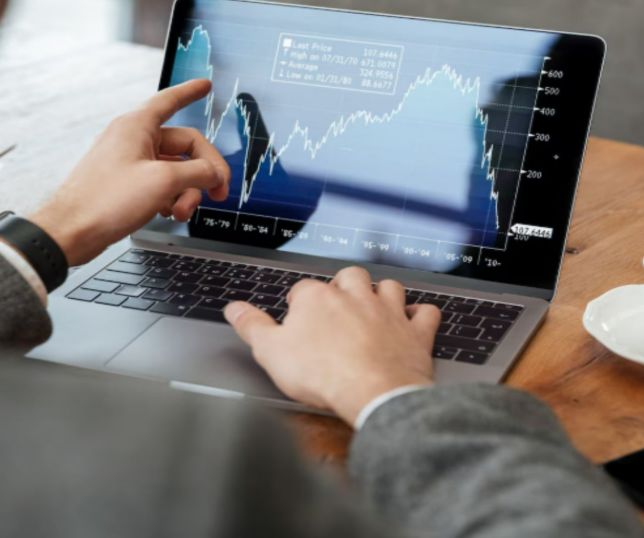 Liquidez, oferta e demanda: como funciona a formação de preço de uma criptomoeda?