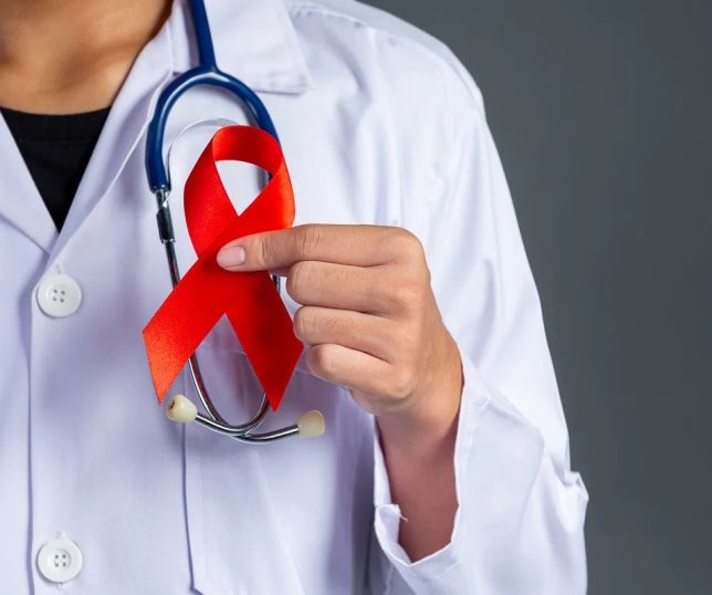 Dois em cada três adolescentes nunca fizeram teste de HIV, aponta estudo
