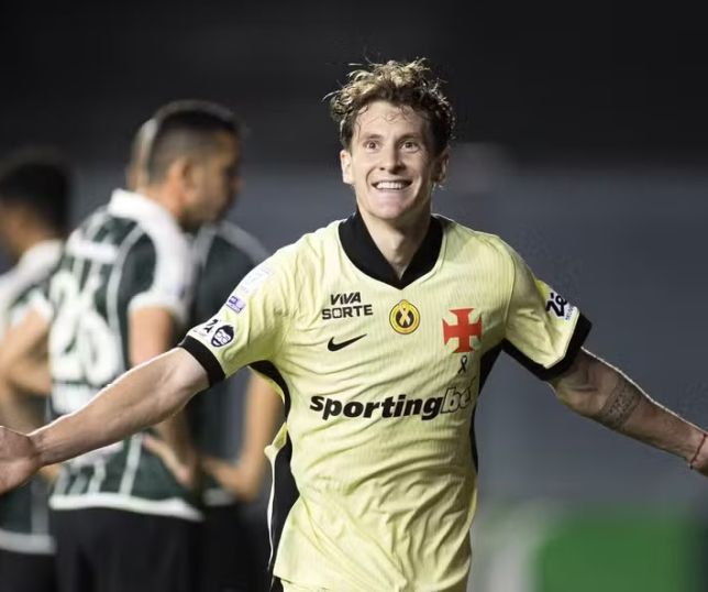 Vasco goleia o Coritiba e vive melhor momento da temporada