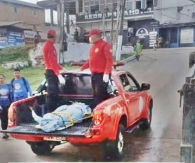 Homem é assassinado a tiros dentro de embarcação no porto do município de Tefé, interior do Amazonas. VEJA VÍDEO