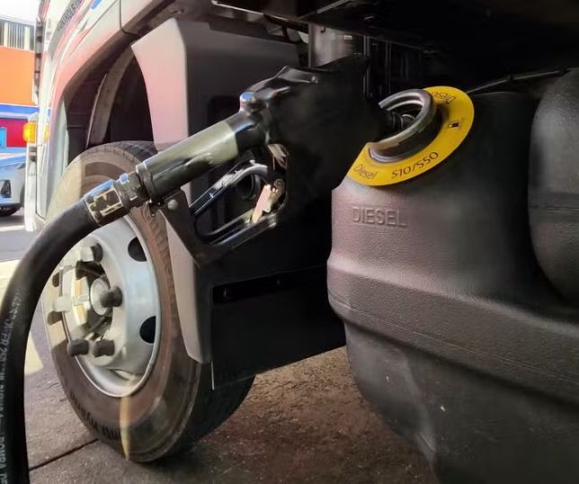 Governo deve manter subsídio de R$ 2,12 ao diesel por mais 30 dias