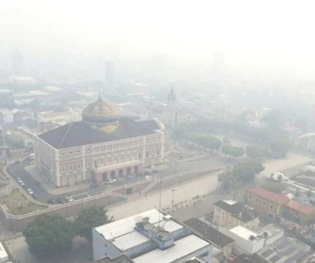 Fumaça toma conta de Manaus e médico alerta para riscos à saúde