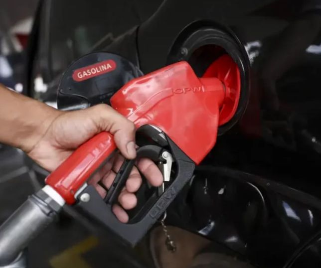 Governo reforça fiscalização e mantém subsídio ao diesel diante da alta do petróleo