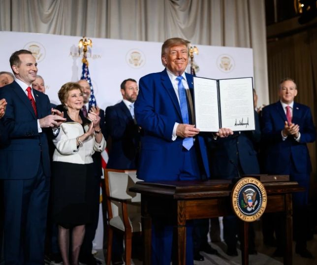Trump diz que fez 'trabalho de merda' como presidente se novo site for maior feito