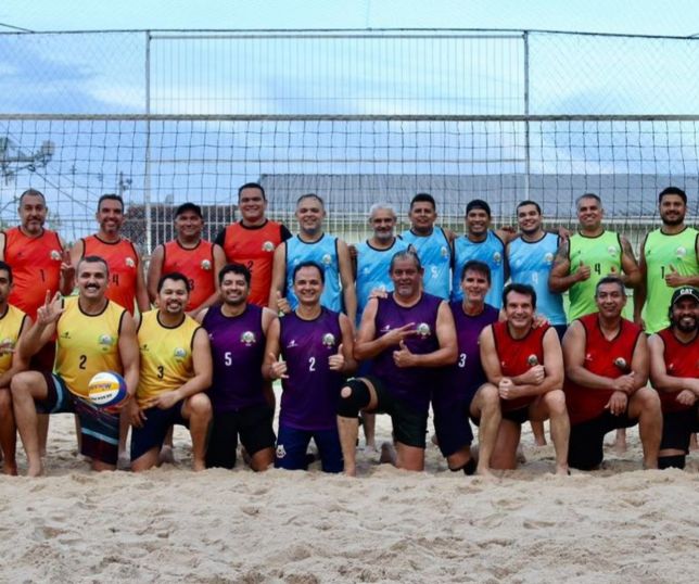 Torneio de vôlei de praia promove esporte e solidariedade entre atletas 40+ em Manaus