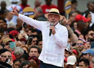 Lula defende reforma no Judiciário e diz que ninguém pode usar cargo público em benefício próprio