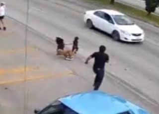 Funcionário age rápido e salva menina de atropelamento no México. VEJA VÍDEO
