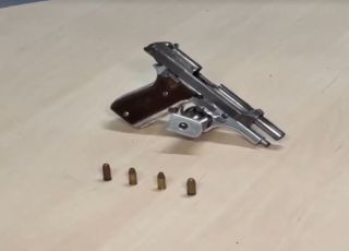 Traficantes escapam do flagrante, mas rocam apreende pistola e munições no bairro Japiim, Zona Sul de Manaus. VEJA VÍDEO E REPORTAGEM DO 'PORTAL DO ZACARIAS ' AO VIVO