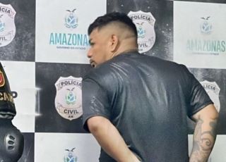 Policiais da Rocam motos prendem homem com dezenas de porções de drogas no bairro São Geraldo, Zona Centro-Sul de Manaus. VEJA VÍDEOS E REPORTAGEM DO 'PORTAL DO ZACARIAS' AO VIVO