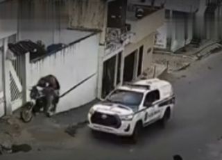 Jovem de 22 anos morre após fugir da PM de moto em Pernambuco. VEJA VÍDEO