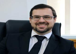 OPNIÃO: A crise que abala a República