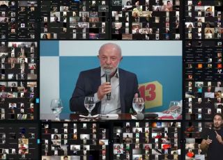Flávio pede ao TSE que proíba Lula de fazer lives no Alvorada durante as eleições