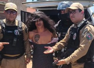 Preso vestido de mulher afirma ter matado cerca de 80 pessoas na Paraíba