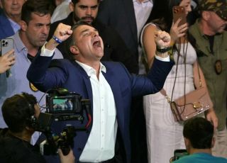 Flávio Bolsonaro anuncia cadastro de apoiadores para fiscalizar votação nas eleições