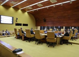 STF equipara licença-maternidade para mães biológicas e adotivas