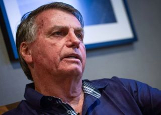 Bolsonaro pede a Kassio Nunes Marques suspensão da pena de 27 anos e 3 meses