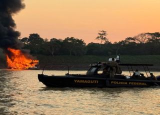 Operação destrói 22 dragas usadas em garimpo ilegal no Rio Madeira, no Amazonas. VEJA VÍDEOS