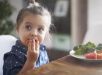 Leite, kiwi e castanhas: veja alimentos que podem ajudar crianças a dormir melhor