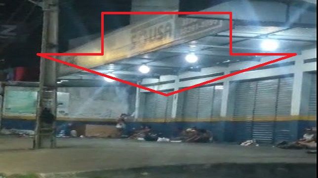 MORADOR FILMA E DENUNCIA 'CRACOLÂNDIA' EM FRENTE DE AUTOPEÇAS TODAS AS NOITES NA RUA 5 DO BAIRRO ALVORADA, ZONA CENTRO-OESSTE DE MANAUS. VEJA VÍDEO