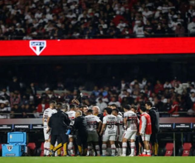São Paulo define time titular para o clássico contra o Santos pelo Brasileirão