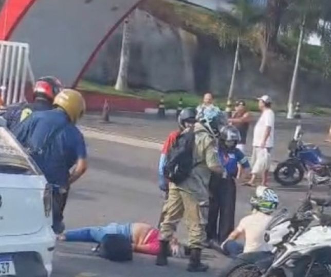 Acidente deixa duas pessoas feridas na Avenida Rodrigo Otávio, Zona Sul de Manaus. VEJA VÍDEO