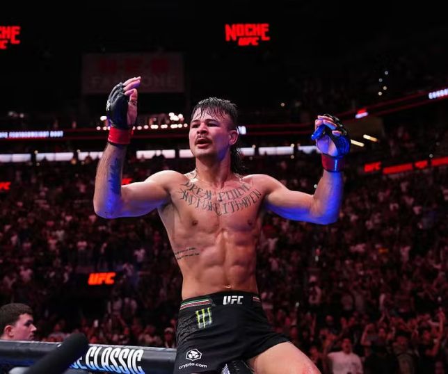 Amazonense Diego Lopes encara Charles do Bronx pelo cinturão BMF no UFC 335