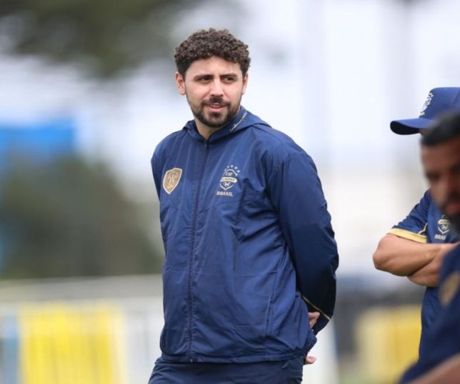 João Victor conclui Licença A da CBF e amplia qualificação para comandar o Manaus FC