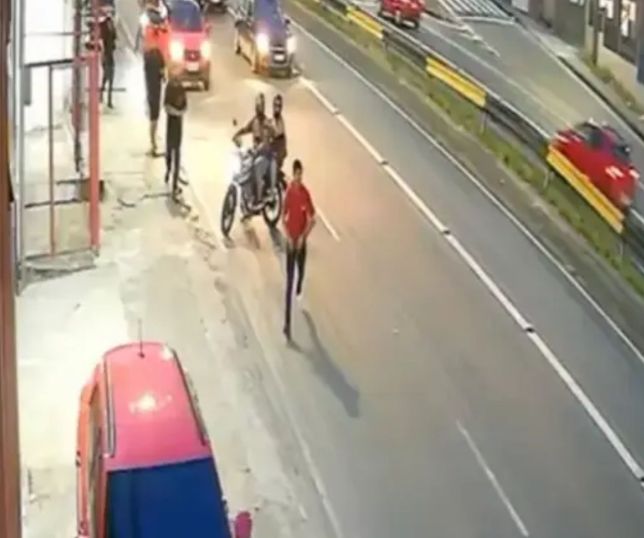 Criança é atropelada ao atravessar faixa de pedestres na Avenida das Torres, em Manaus. VEJA VÍDEO