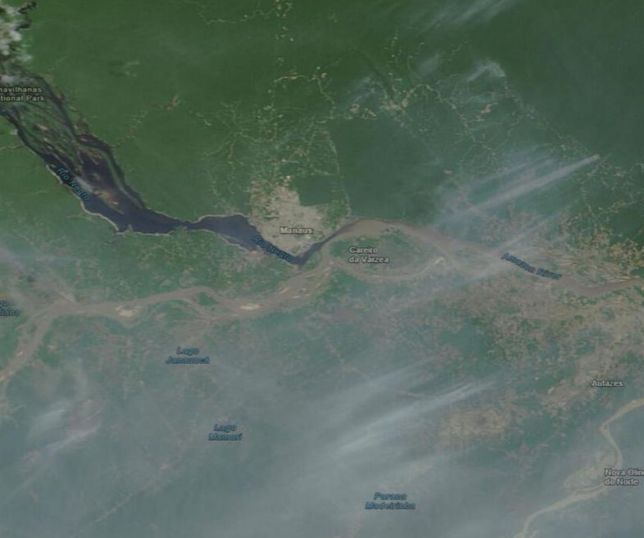 Satélites da Nasa registram Manaus coberta por densa camada de fumaça e ar atinge pior nível do ano