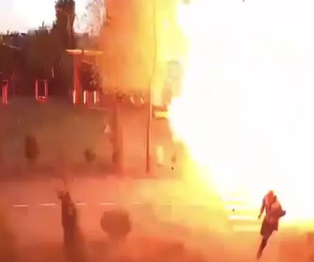 Homem escapa de explosão provocada por drone russo perto de Kiev; ataques deixam vítimas na Ucrânia. VEJA  VÍDEO