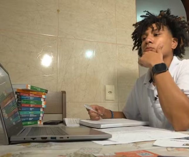 Enem 2026: leitura e planejamento podem fazer a diferença na prova de redação
