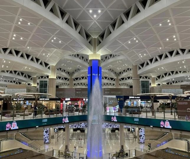 Novo ataque atinge aeroporto na Arábia Saudita e provoca incêndio em terminal