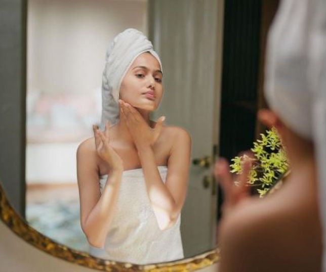 Menos é mais: descubra os perigos de usar muitos produtos no skincare
