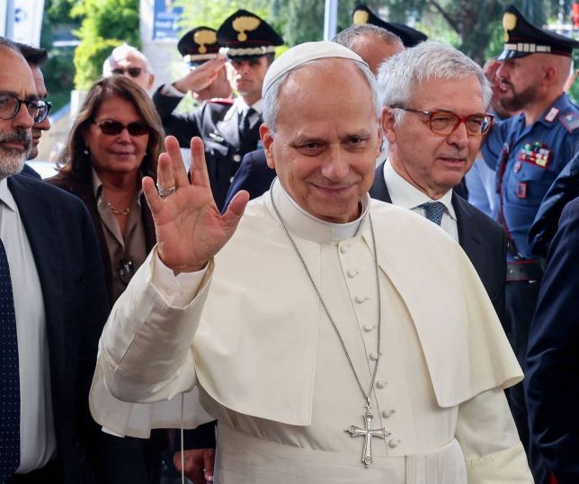 Cirurgia do papa Leão XIV para retirar nódulo no pulmão é concluída com sucesso, diz Vaticano