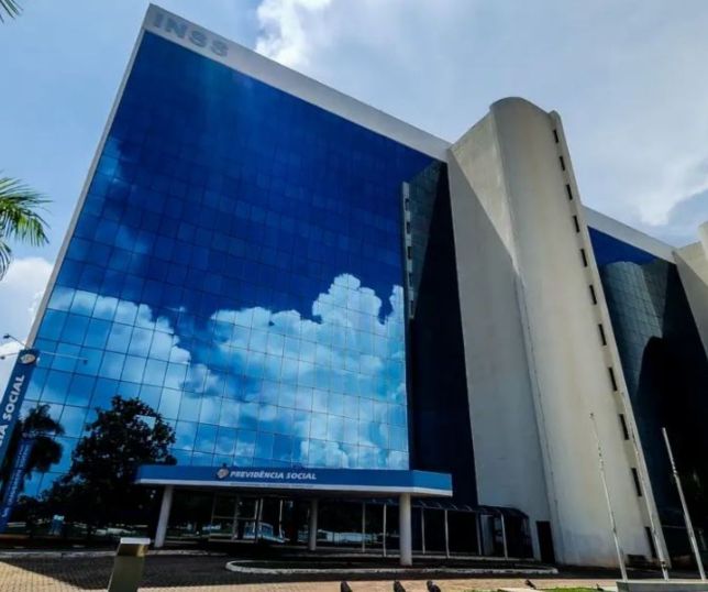 Concursos públicos oferecem mais de 2,1 mil vagas e salários de até R$ 32 mil; confira os editais