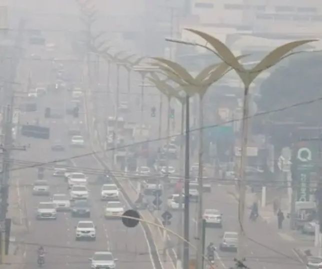 Fumaça sufoca Manaus há uma semana e cidades do interior enfrentam poluição extrema