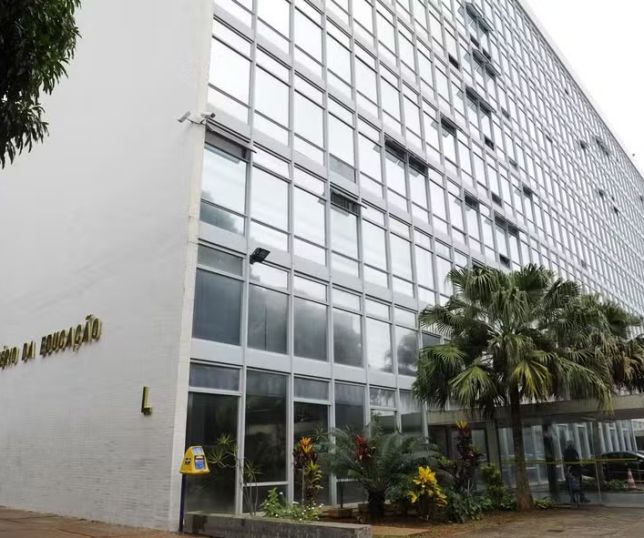 MEC libera dez novos cursos gratuitos on-line para professores de todo o Brasil