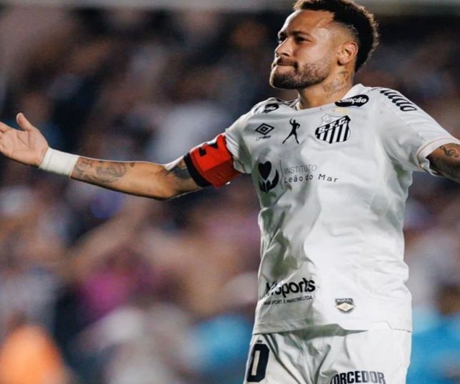 Neymar e Philippe Coutinho são titulares do Santos contra o Fluminense no Maracanã