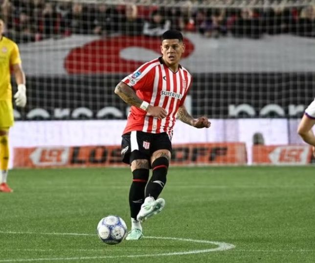 Estudiantes consegue liberação de Marcos Rojo e zagueiro pode enfrentar o Flamengo na Libertadores