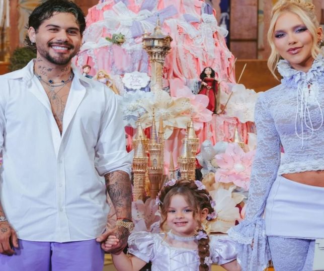 Virginia Fonseca e Zé Felipe se reúnem para comemorar os 4 anos de Maria Flor