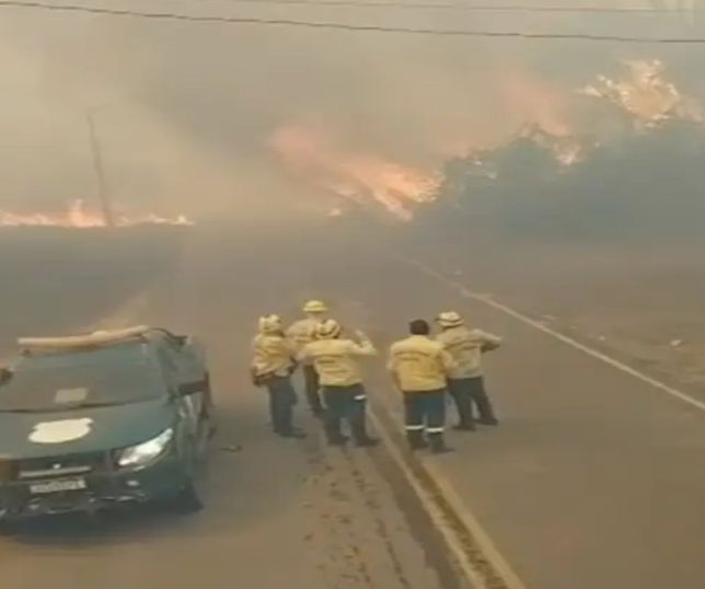 Fogo volta a avançar em Autazes e fumaça preocupa motoristas no interior do Amazonas. VEJA VÍDEO