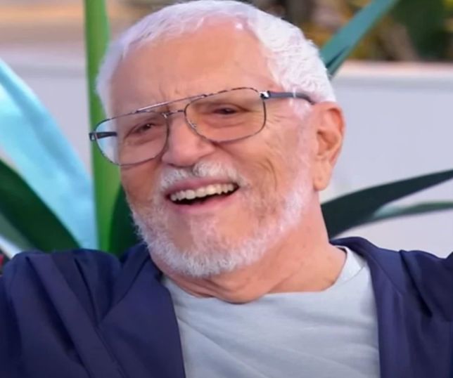 Carlos Alberto de Nóbrega recebe alta após tratar infecção e passar por cirurgia cardíaca
