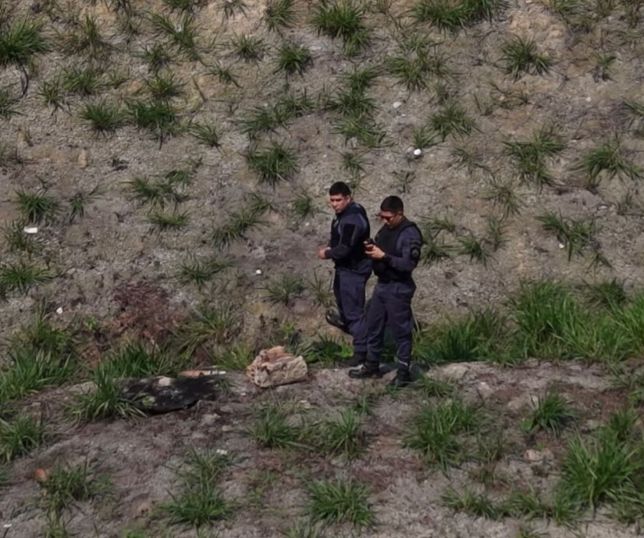 IMAGENS FORTES! Homem suspeito de atacar duas jovens é encontrado morto em área de mata na Zona Leste de Manaus. VEJA VÍDEO