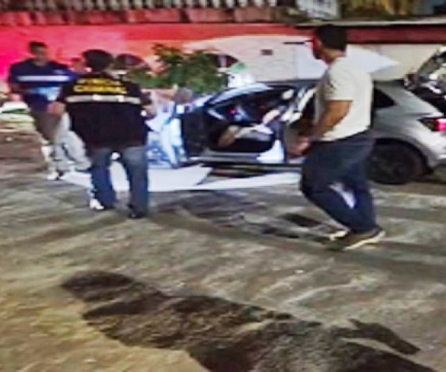 Pistoleiros executam homem com vários tiros dentro de carro no bairro Parque Dez de Novembro, Zona Centro-Sul de Manaus