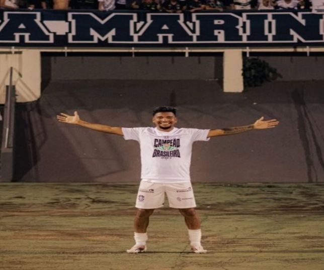 Amazonense Edison Negueba conquista prêmio de melhor atacante da Série C e faz história pelo Maringá